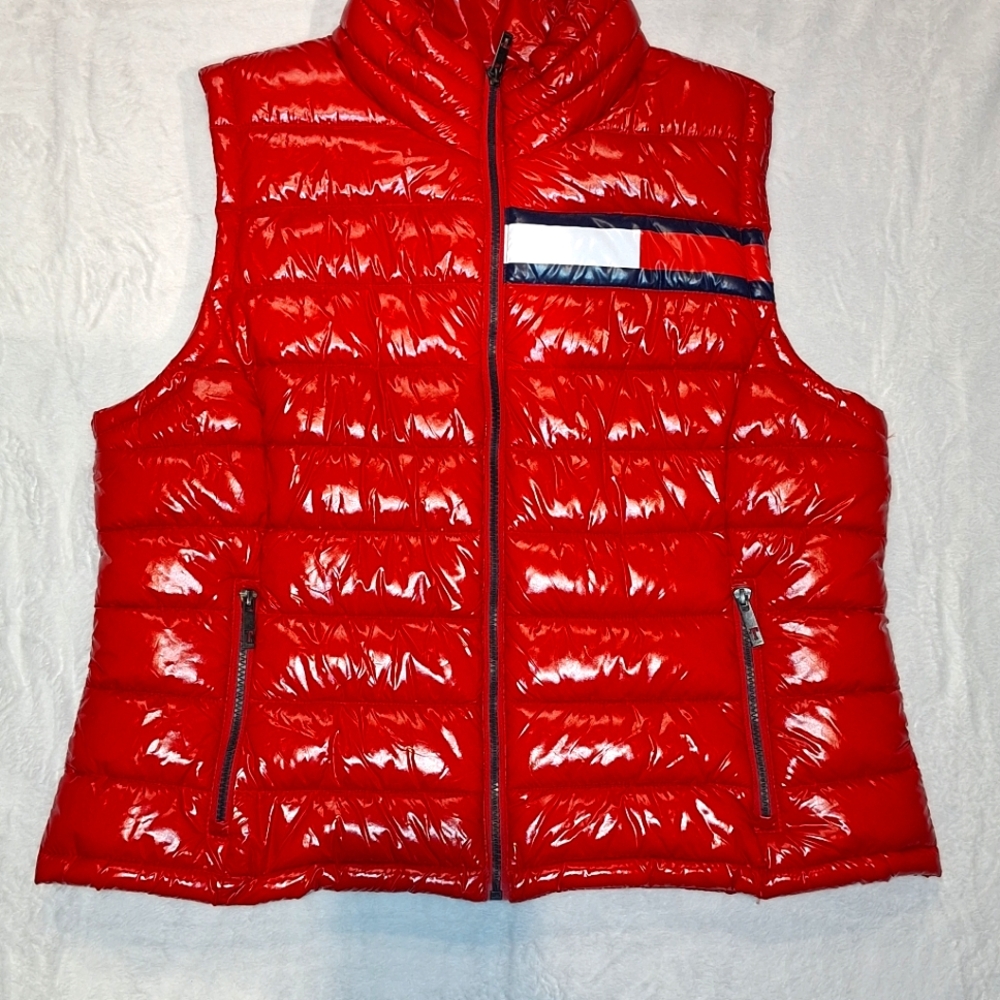 Tommy Jeans Shiny Puffer Vest - Picture 2 of 4